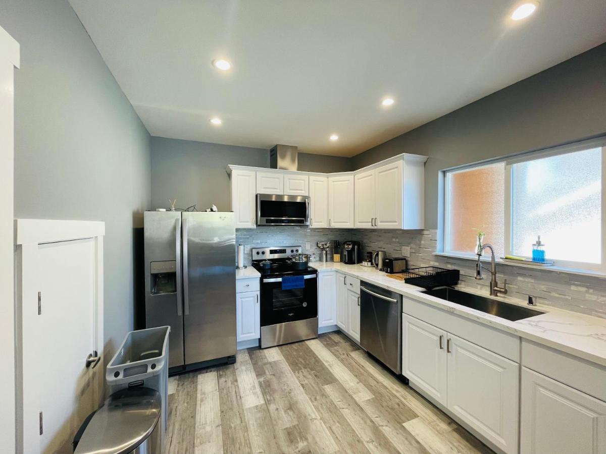 Green Lake 1St Line Home A With Central Air Conditioners Seattle Eksteriør bilde