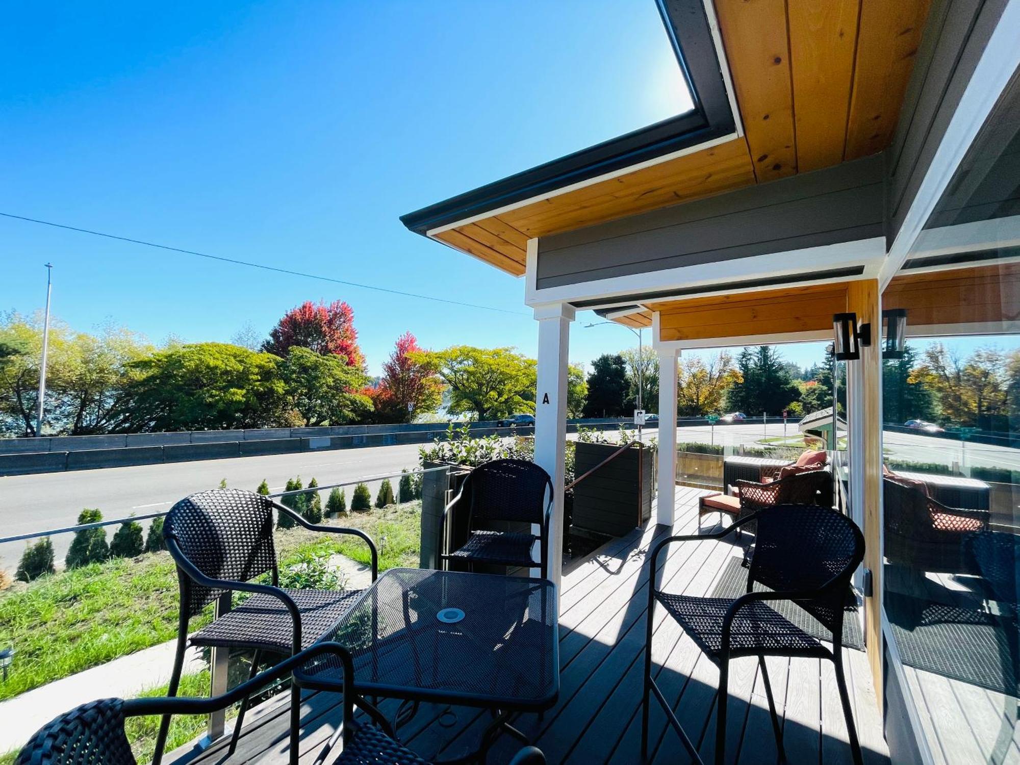 Green Lake 1St Line Home A With Central Air Conditioners Seattle Eksteriør bilde