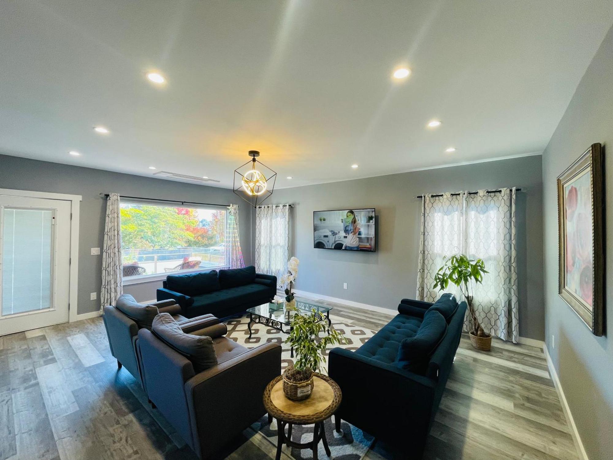 Green Lake 1St Line Home A With Central Air Conditioners Seattle Eksteriør bilde